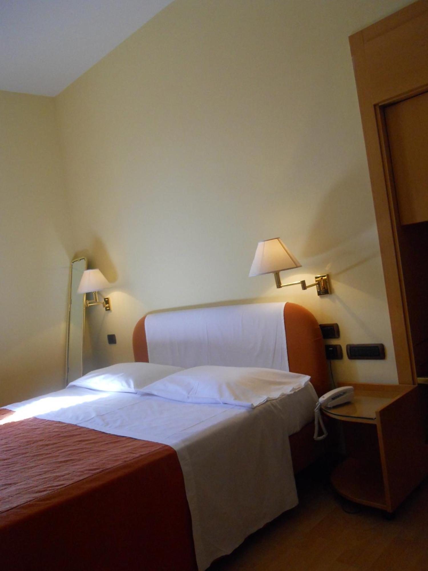 Albergo Italia Urbino Kültér fotó
