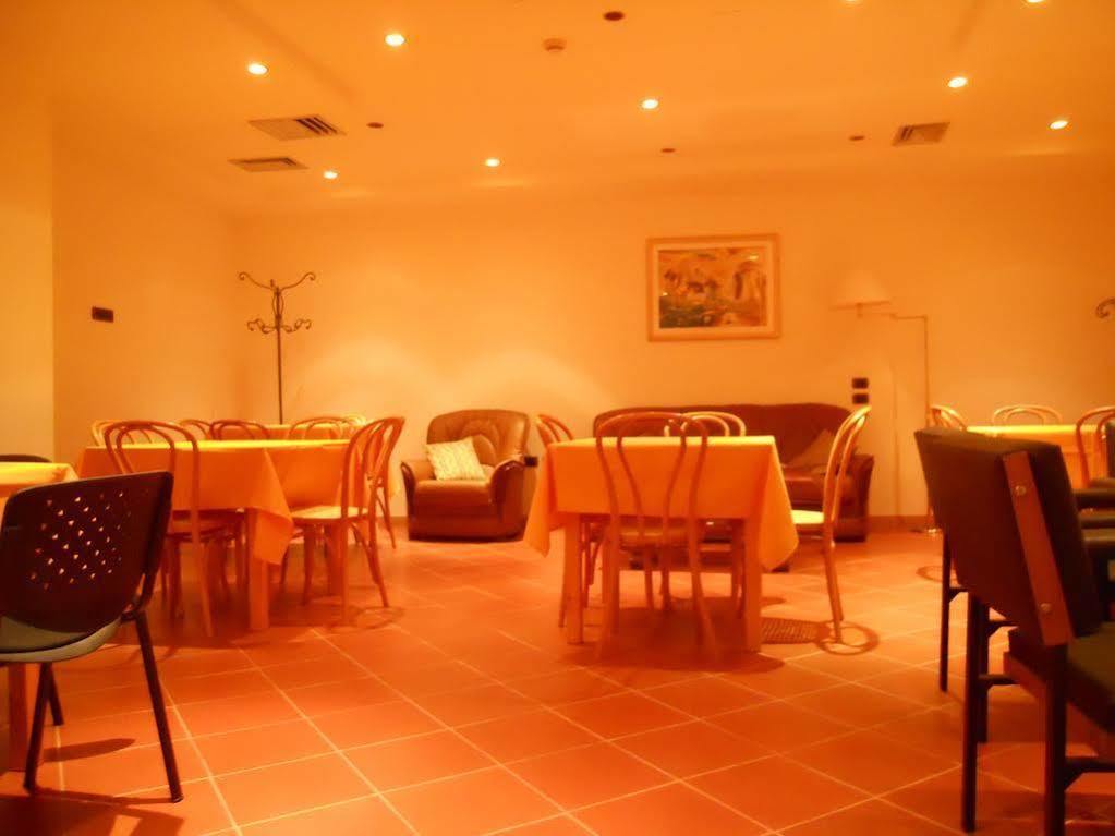Albergo Italia Urbino Kültér fotó