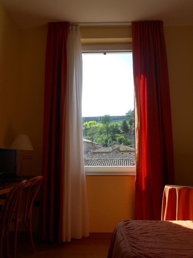 Albergo Italia Urbino Szoba fotó